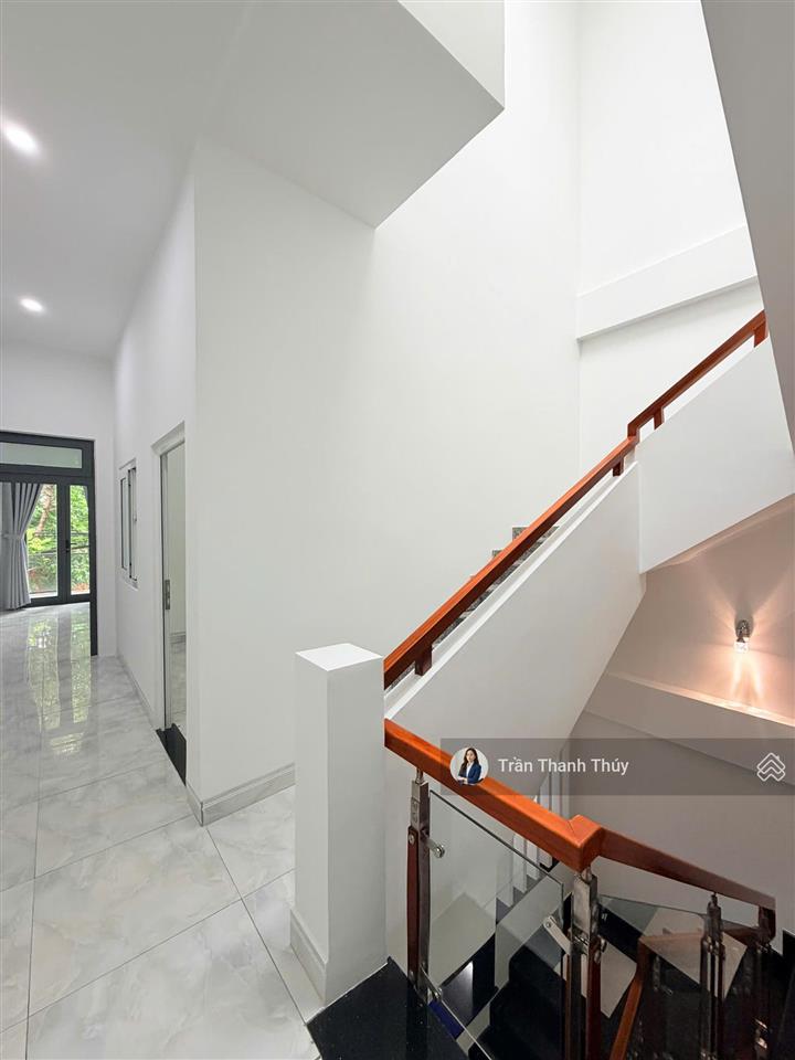Rất rẻ chỉ hơn 6 tỷ sở hữu nhà 3 tầng cách biển 600m  đường lê văn sỹ, hòa minh