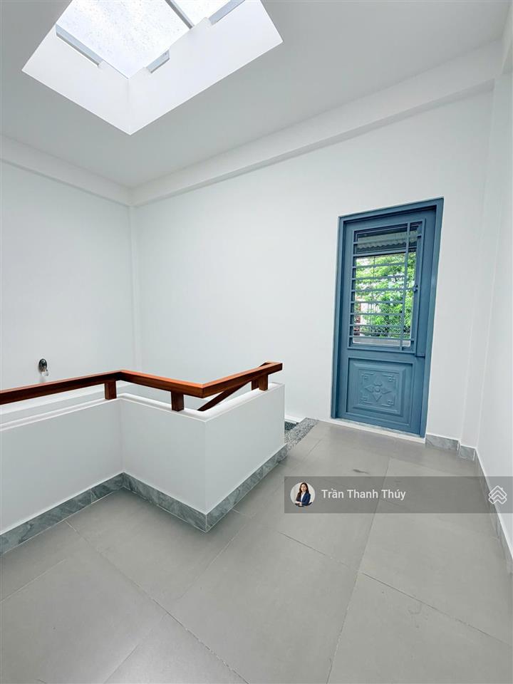 Rất rẻ chỉ hơn 6 tỷ sở hữu nhà 3 tầng cách biển 600m  đường lê văn sỹ, hòa minh