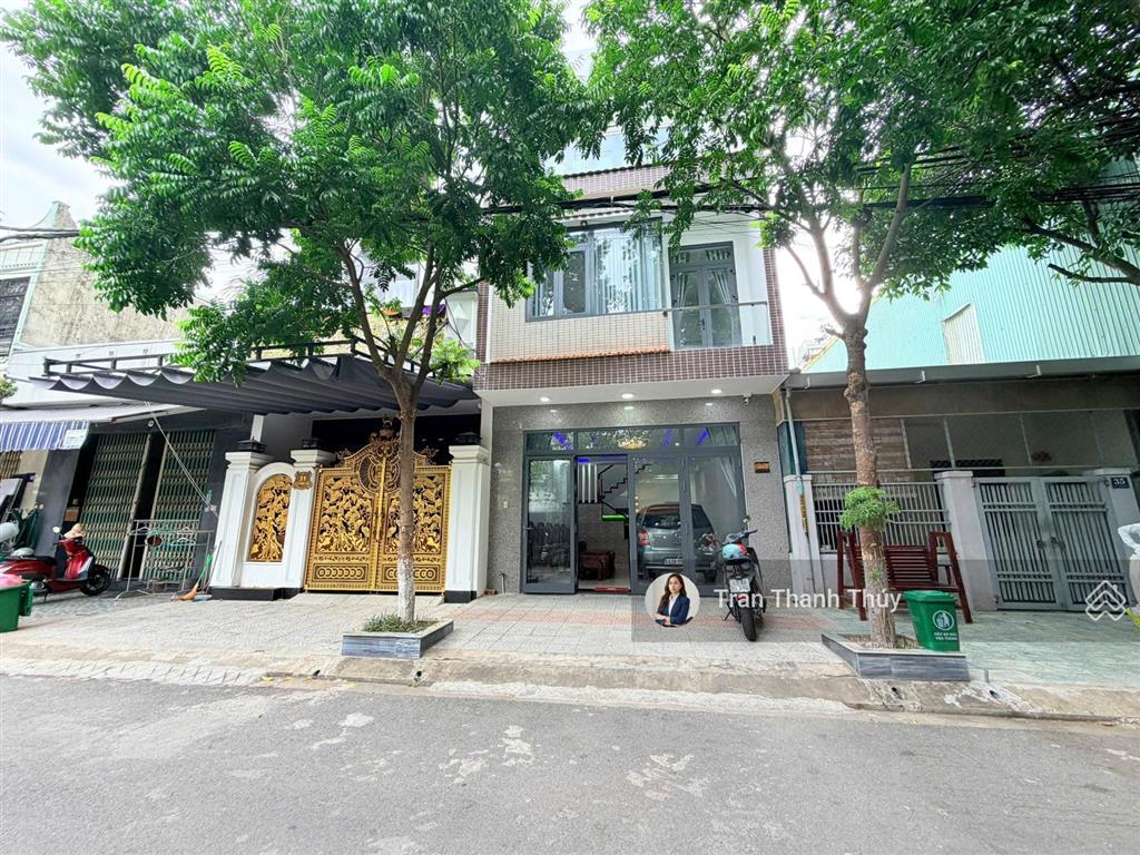 Rất rẻ chỉ hơn 6 tỷ sở hữu nhà 3 tầng cách biển 600m  đường lê văn sỹ, hòa minh