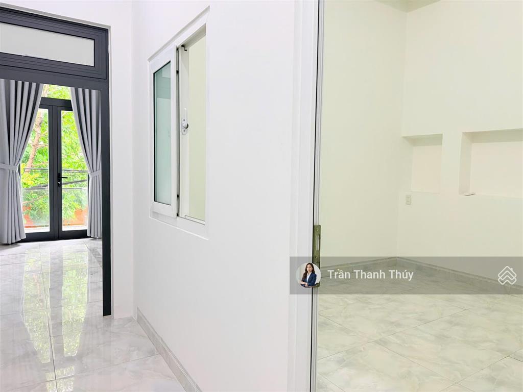 Rất rẻ chỉ hơn 6 tỷ sở hữu nhà 3 tầng cách biển 600m  đường lê văn sỹ, hòa minh