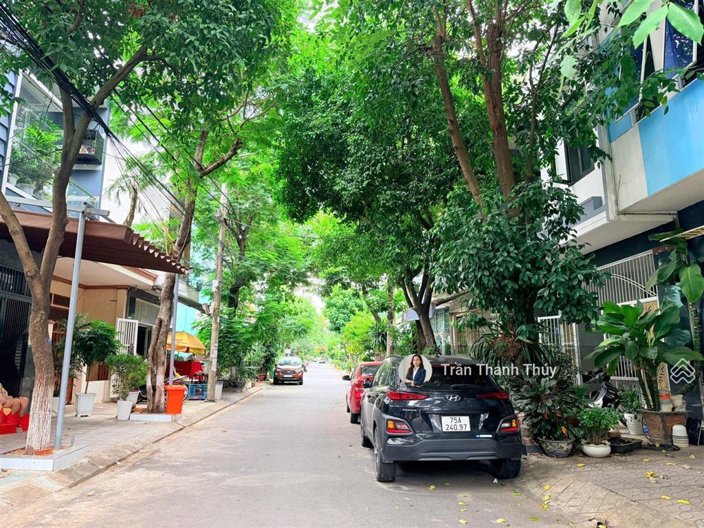 Rất rẻ chỉ hơn 6 tỷ sở hữu nhà 3 tầng cách biển 600m  đường lê văn sỹ, hòa minh