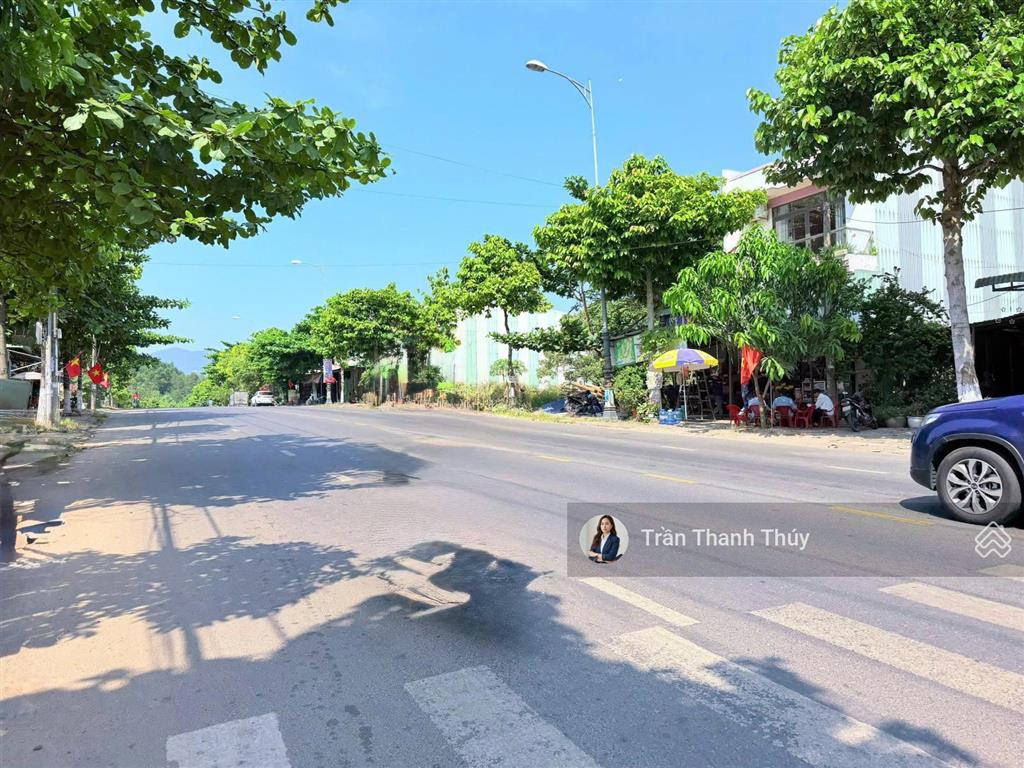 Bán lỗ  đất tặng nhà cấp 4 đường 15m dt 602 hoà sơn với giá 3,8x tỷ