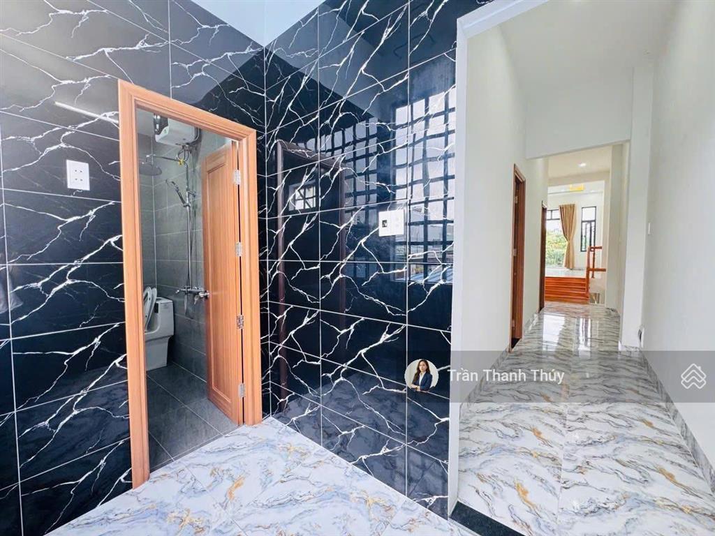Nhà đẹp 2 tầng sau lưng bến xe trung tâm  đường nhơn hòa 11  100m2 giá 5,85 tỷ thương lượng