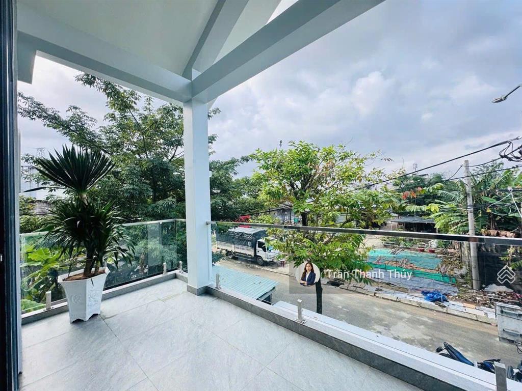 Nhà đẹp 2 tầng sau lưng bến xe trung tâm  đường nhơn hòa 11  100m2 giá 5,85 tỷ thương lượng