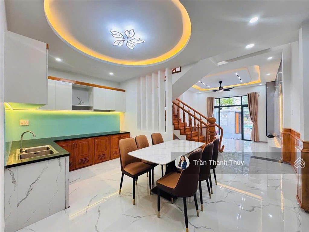 Nhà đẹp 2 tầng sau lưng bến xe trung tâm  đường nhơn hòa 11  100m2 giá 5,85 tỷ thương lượng