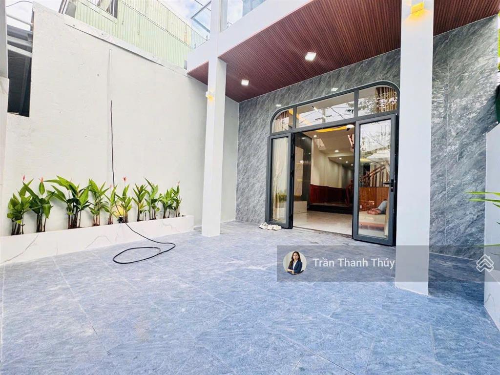Nhà đẹp 2 tầng sau lưng bến xe trung tâm  đường nhơn hòa 11  100m2 giá 5,85 tỷ thương lượng