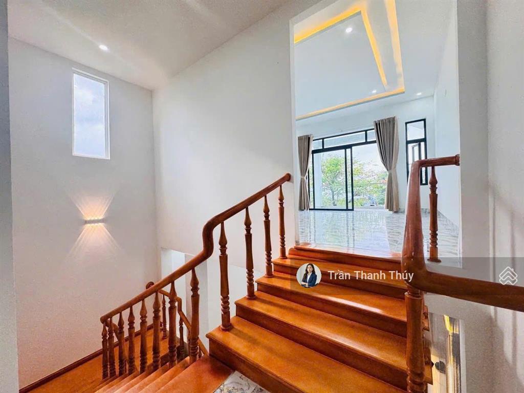 Nhà đẹp 2 tầng sau lưng bến xe trung tâm  đường nhơn hòa 11  100m2 giá 5,85 tỷ thương lượng