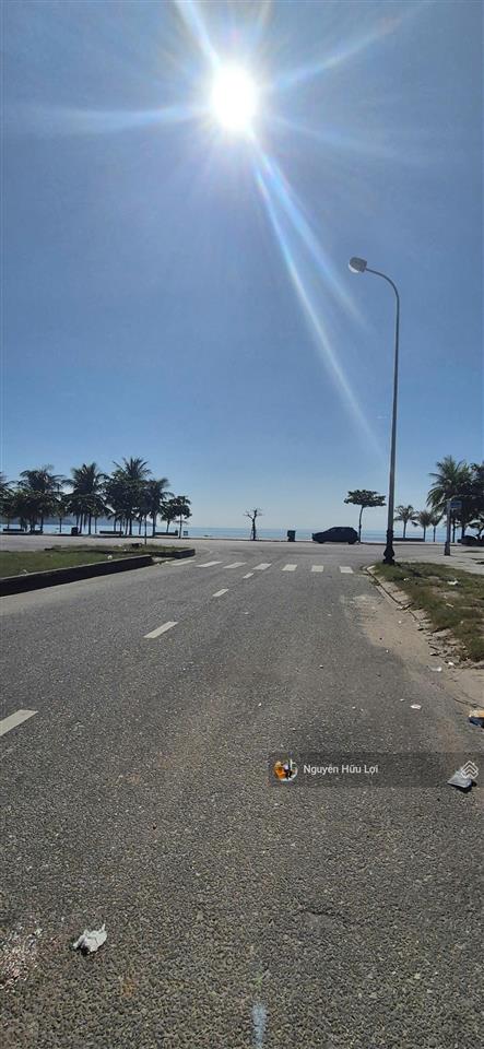Bán đất mt phó đức chính, dt 196m2, ngang 7m, sát biển sơn trà