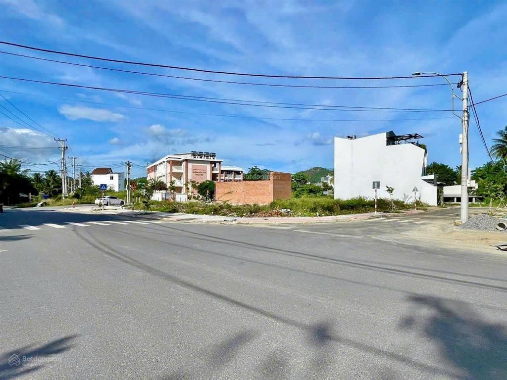 Bán đất mt đường (16m) tđc phường ngọc hiệp  tttp nha trang. gần chợ, đối diện trường học kd tốt