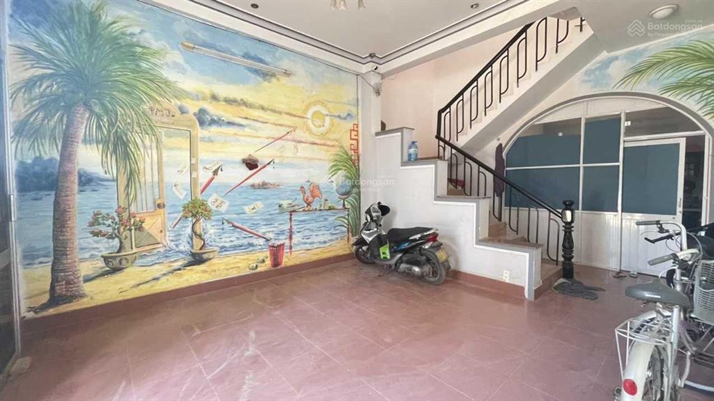 Bán nhà 3 tầng mt đường nguyễn bỉnh khiêm (16m) ngay tt phố biển nha trang. cách biển chỉ 500m