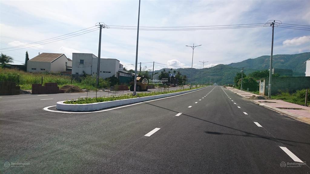 Bán đất mt đường d30  (30m) tuyến chính kết nối 23/10 với đại lộ võ nguyên giáp. sổ đỏ full thổ cư