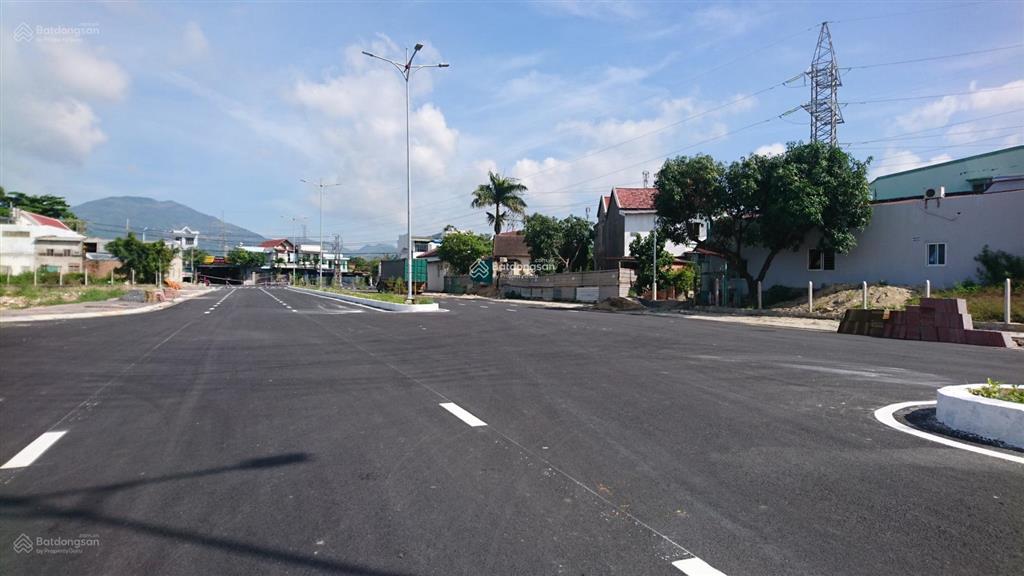 Bán đất mt đường d30  (30m) tuyến chính kết nối 23/10 với đại lộ võ nguyên giáp. sổ đỏ full thổ cư