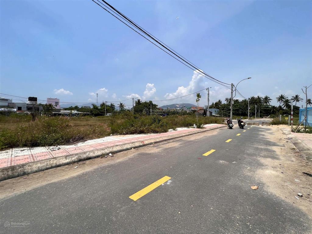 Bán đất tđc ngọc hiệp mặt tiền đường (16m) ngay tttp nha trang  giá tham khảo tốt trong khu vực