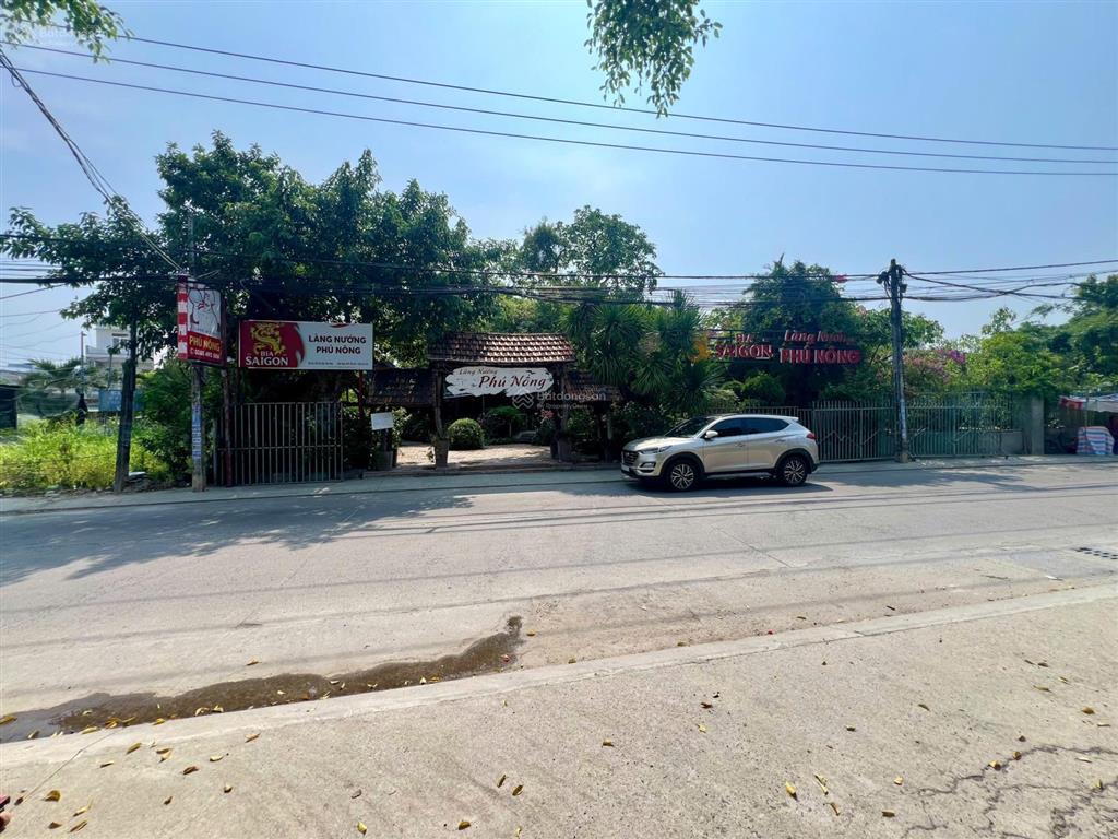 Cho thuê nhà hàng sân vườn mt đường cầu dứa phú nông. dt 2600m². đầy đủ đồ dùng phục vụ 350 khách