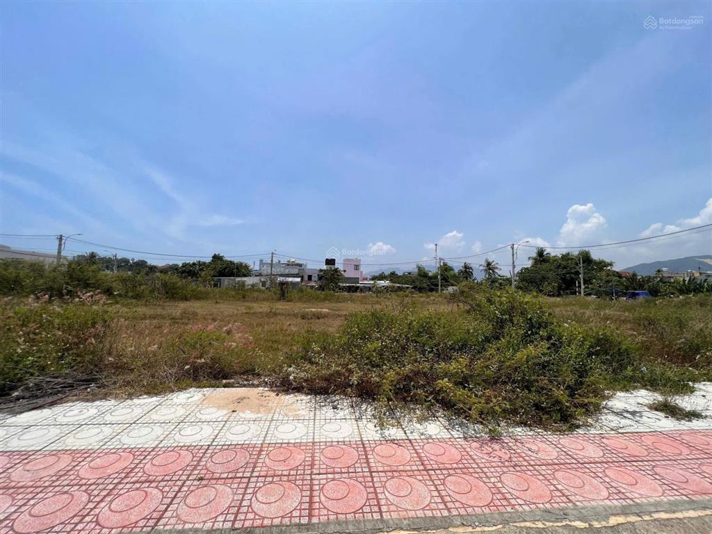 Bán đất tđc ngọc hiệp mặt tiền đường (16m) ngay tttp nha trang  giá tham khảo tốt trong khu vực