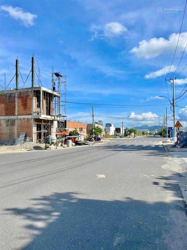Bán đất tđc ngọc hiệp mặt tiền đường (16m) ngay tttp nha trang  giá tham khảo tốt trong khu vực