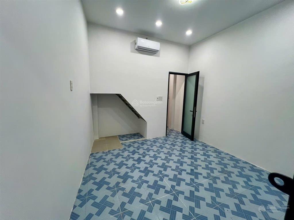Bán nhà mới đường trần nguyên hãn khu bàn cờ trung tâm nha trang. gần biển, gần chợ xóm mới