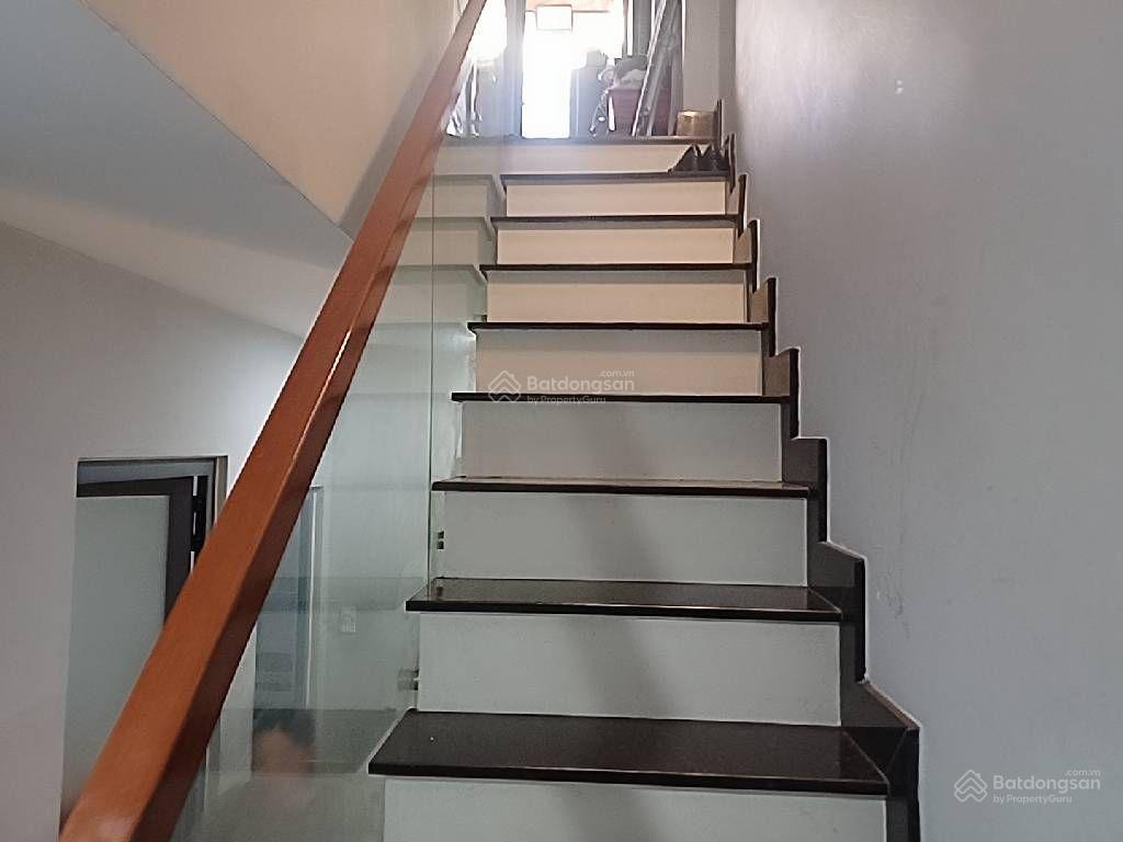 Chính chủ bán gấp nhà bùi đình tuý hẻm thông xe hơi đậu cách nhà 5m