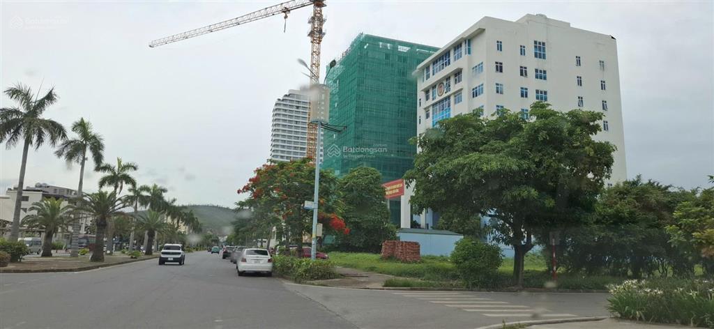 Bán lô đất hỗn hợp 2000m2, xây cao tầng, 3 mặt tiền, trục đại lộ marine