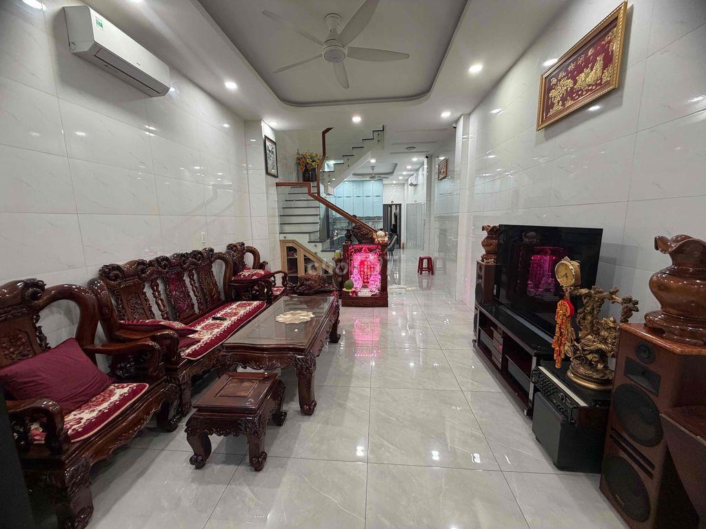 Bán nhà siêu đẹp mặt tiền Nguyễn Cửu Phú, 3 tầng, 4 pn, 5wc, tiện ích