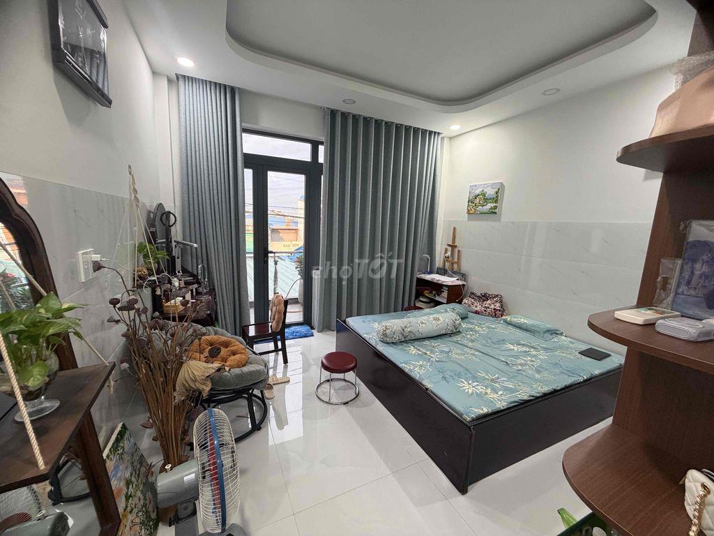 Bán nhà siêu đẹp mặt tiền Nguyễn Cửu Phú, 3 tầng, 4 pn, 5wc, tiện ích