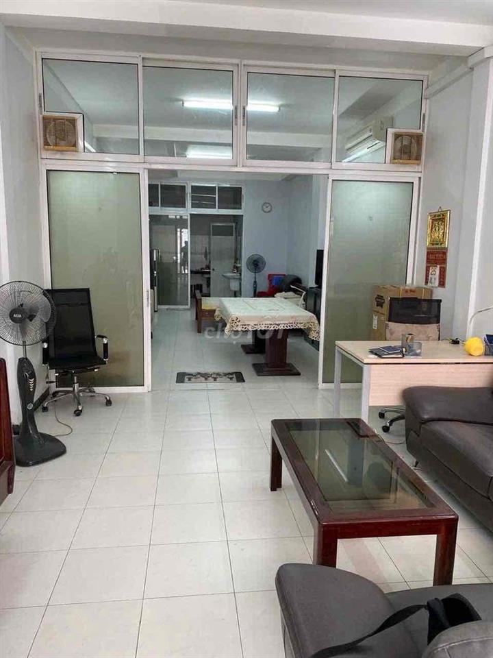 Cho thuê nhà mặt tiền Nguyễn Biểu, sầm uất, 4x18, có sân để xe
