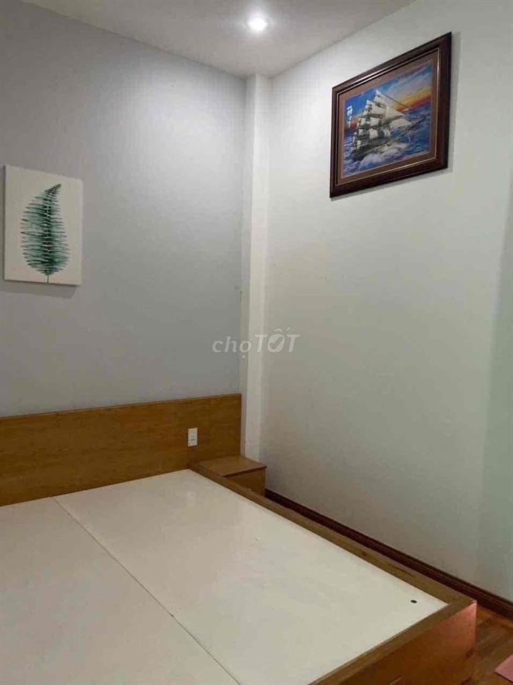Cho thuê nhà 2 tầng đẹp, đường 49, 45 m2, an ninh, gần chợ Hiệp Bình,