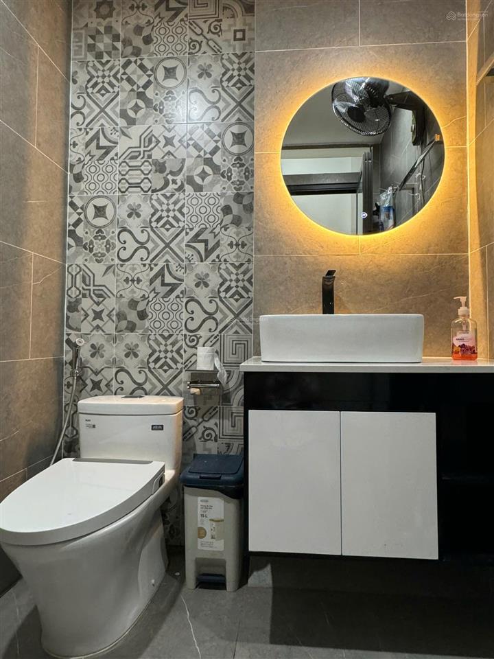 Cho thuê nhà liền kề phố hoàng sâm, 50m2 x 5 tầng, 4pn, full đồ nhà đẹp. 25tr/th.  0936 381 ***