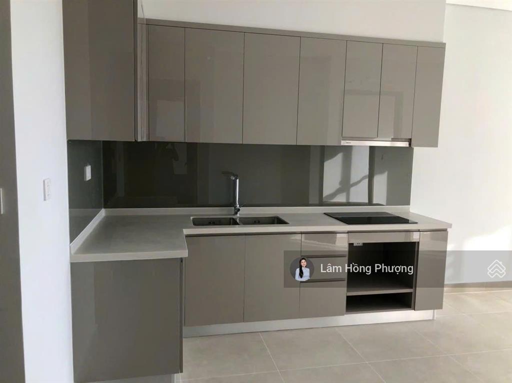 Bán căn hộ 65m2 sky89 quận 7 lầu cao giá 4.8tỷ có sổ hồng  0939 220 ***