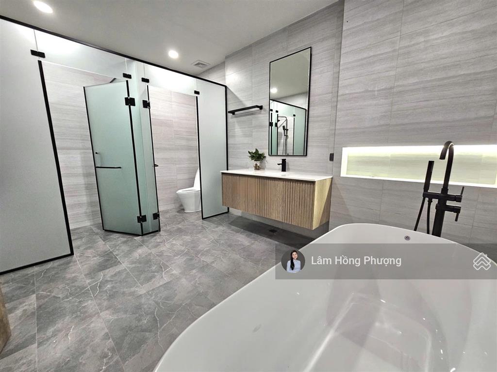 Bán penthouse 226m2 river panorama quận 7 giá 20 tỷ nhà đầy đủ nội thất mới 100%  0939 220 ***