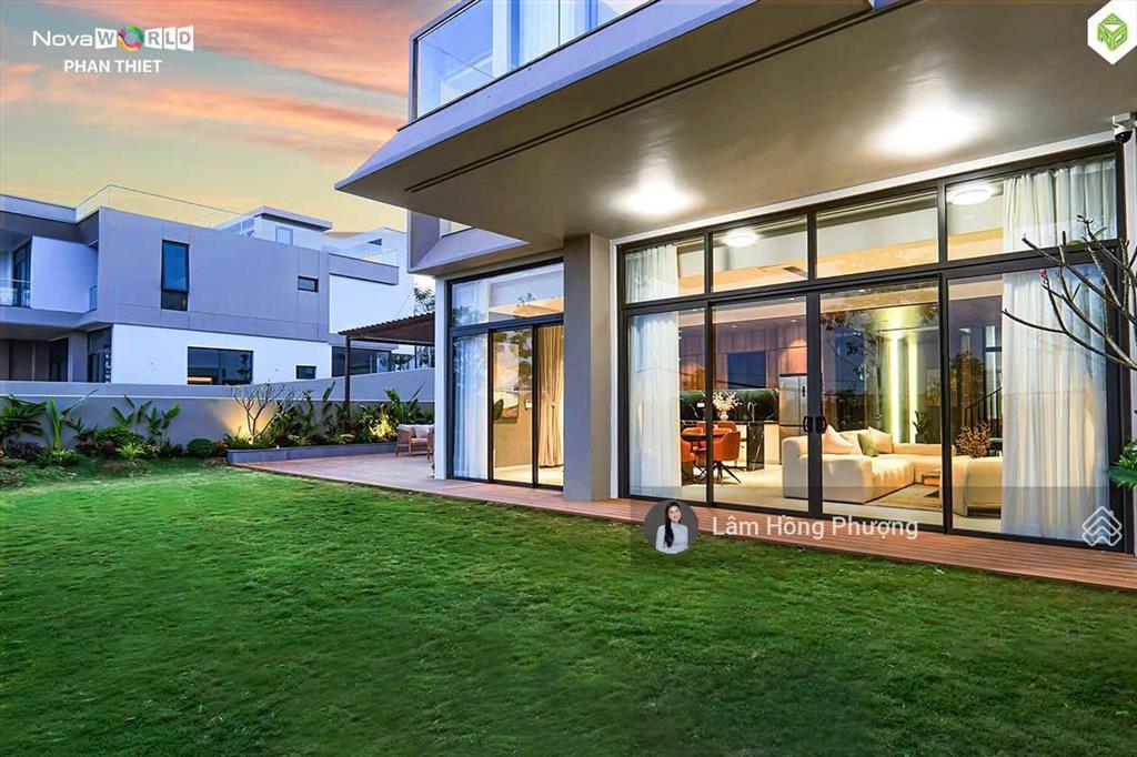 Bán biệt thự golf 300m2 tại novaworld phan thiết view trực diện golf giá 20 tỷ  0939 220 ***