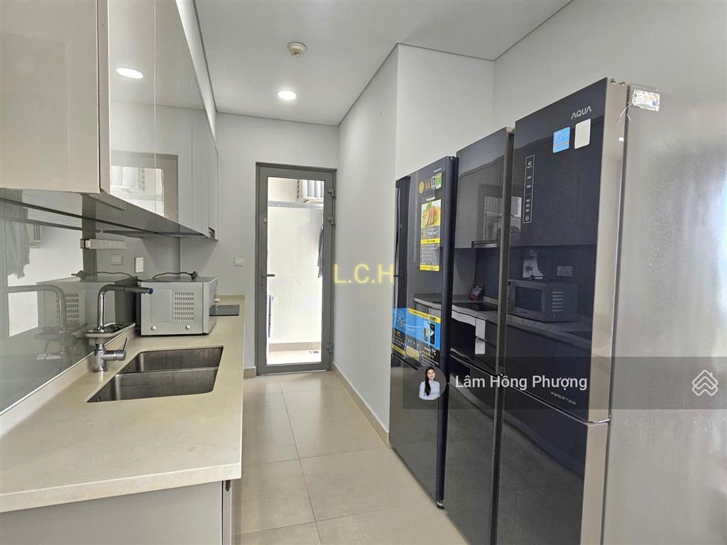 Bán căn hộ 72m2 sky89 view trực diện sông lầu cao nhà đầy đủ nội thất giá 5.25 tỷ sẵn sổ hồng
