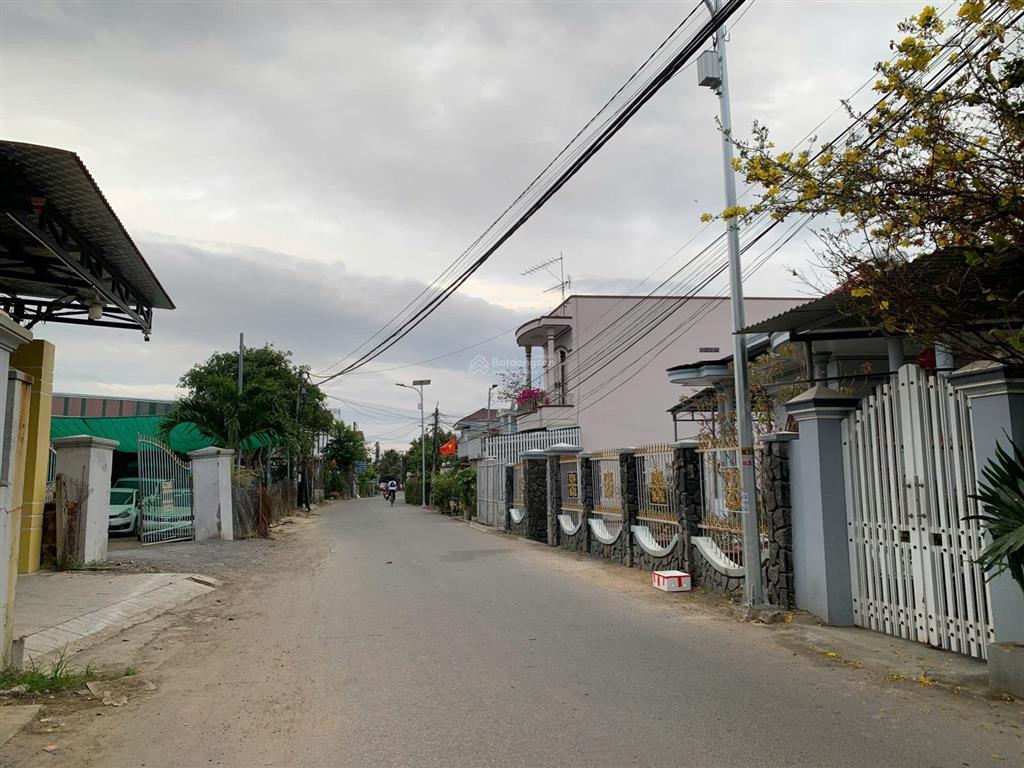 Đất nhà cần bán 138m² đất ont, đường ht 6,5m qh 13m. giá 20 tri/m2. thích hợp ở và kinh doanh