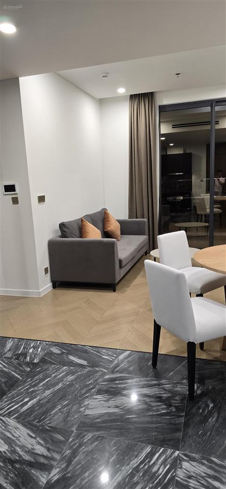 Cho thuê căn 3pn lumiere riverside, một ít nội thất