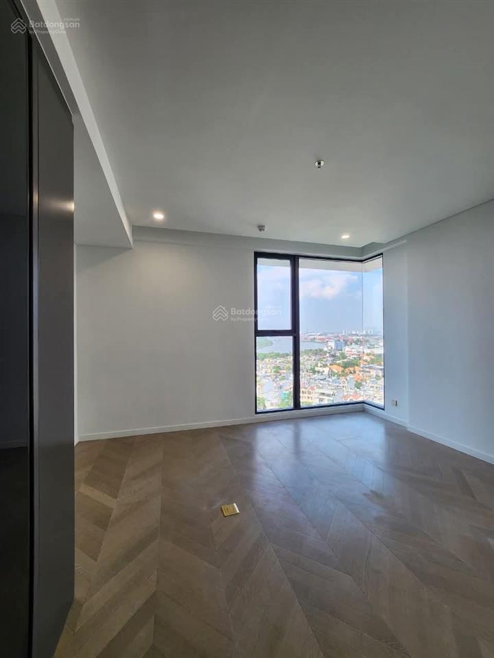Cho thuê căn 3pn lumiere riverside, một ít nội thất