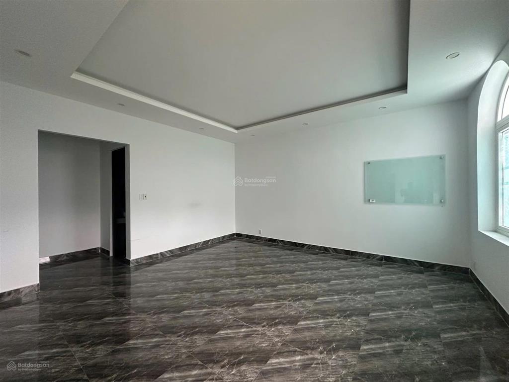 (chủ gửi) cho thuê nhà 1t2l góc dãy 60 căn 4pn mt lý thái tổ