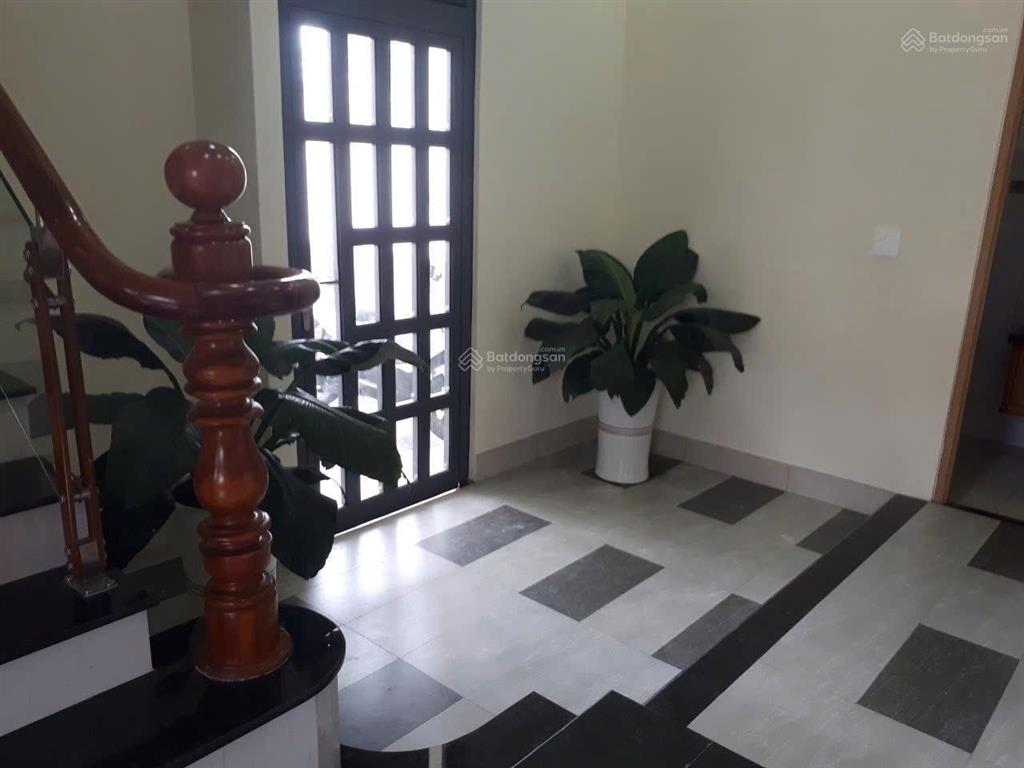 Cho thuê biệt thự trệt 2 lầu 5pn có nt cơ bản