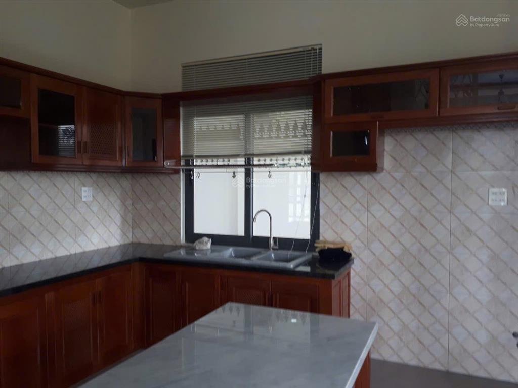 Cho thuê biệt thự trệt 2 lầu 5pn có nt cơ bản