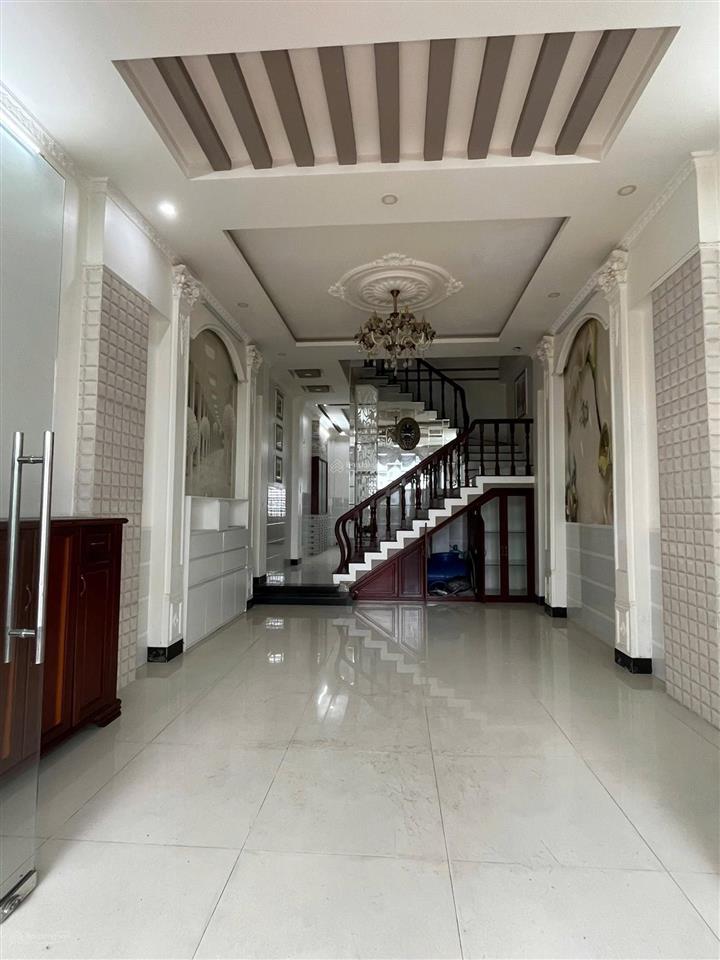Cho thuê nhà 1 trệt 2 lầu 4pn kdc hưng phú 1  hưng phú