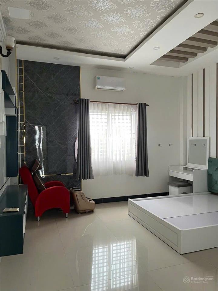 Cho thuê nhà 1 trệt 2 lầu 4pn kdc hưng phú 1  hưng phú