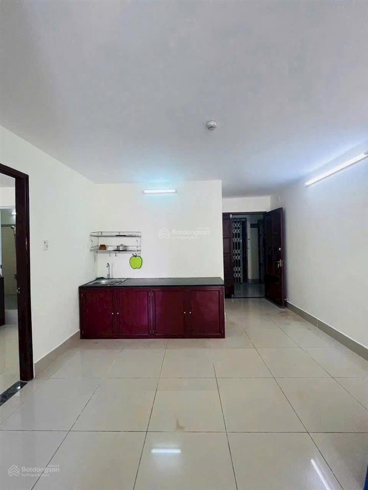 Cho thuê căn hộ dịch vụ cadif tầng 1, view lý thái tổ, 2 phòng ngủ  5 triệu