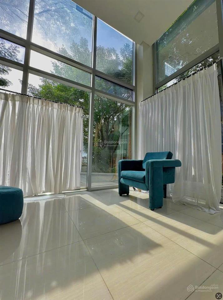 Bán căn hộ luxgarden, giá 5,5 tỷ, dt 99,8m2, tại nguyễn văn quỳ, q7, tp. hcm, chính chủ