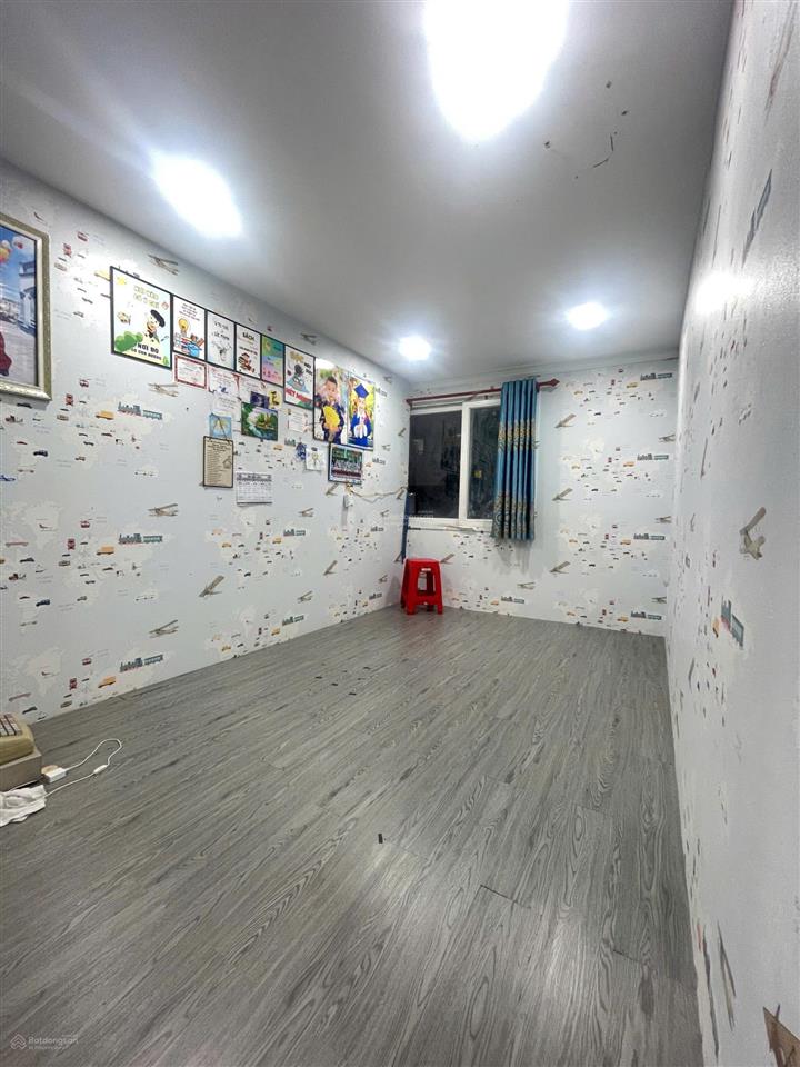 Cần bán căn shophouse 160m2 chung cư green town bình tân, có 3pn 1p. làm việc, 2wc. bếp rộng rãi