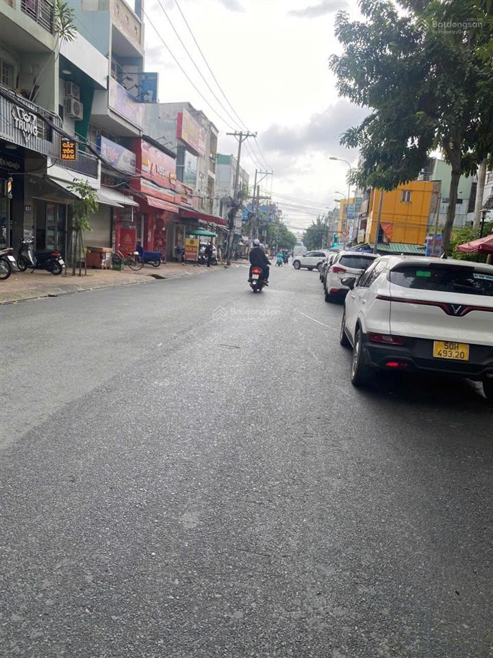 Bán nhà đường d11, p.tây thạnh 4,1 x 24m 2 lầu sân thượng, giá bán 13,5 tỷ ,  xem nhà 0917 631 ***