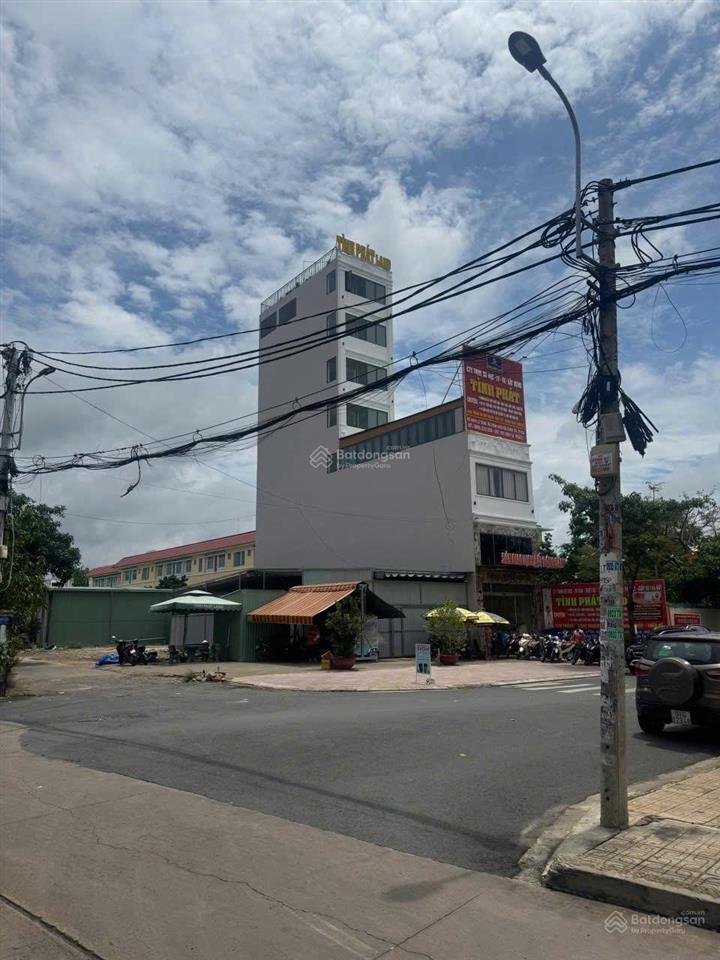 Cần bán nhà hxh đường lê trọng tấn,p.bình hưng hòa dt 4x11m, kết cấu 2 lầu. bán 6 tỷ . 0917 631 ***