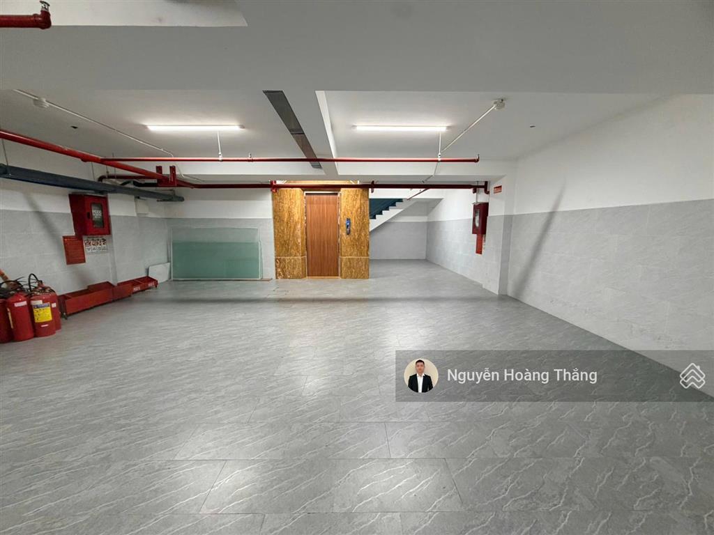 Cho thuê tòa nhà văn phòng nguyễn văn kỉnh  tạ hiện, dtsd 1000m2, giá 135tr/th, đảo kim cương, q2