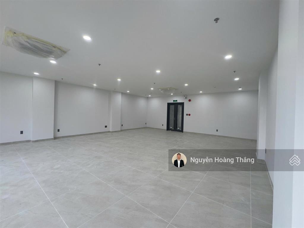 Cho thuê tòa nhà văn phòng nguyễn văn kỉnh  tạ hiện, dtsd 1000m2, giá 135tr/th, đảo kim cương, q2