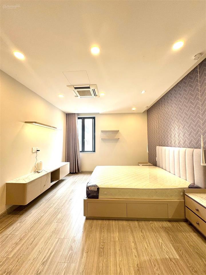 Cho thuê biệt thự 90tr/th 4pn, full nt luxury mới 100%, q.2  800m2 sàn, vào ở ngay  0936 890 ***