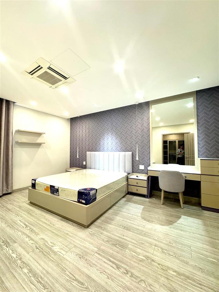 Cho thuê biệt thự 90tr/th 4pn, full nt luxury mới 100%, q.2  800m2 sàn, vào ở ngay  0936 890 ***