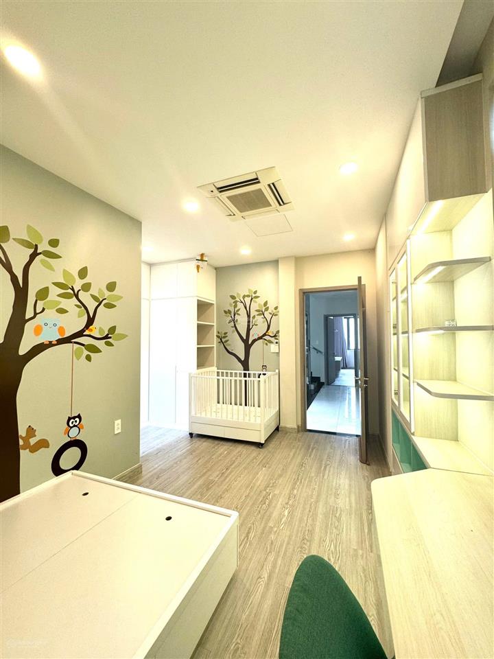 Cho thuê biệt thự 90tr/th 4pn, full nt luxury mới 100%, q.2  800m2 sàn, vào ở ngay  0936 890 ***